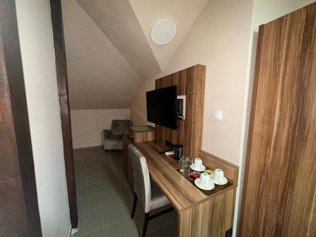 Jp Motel Mali Pariz Bor Esterno foto