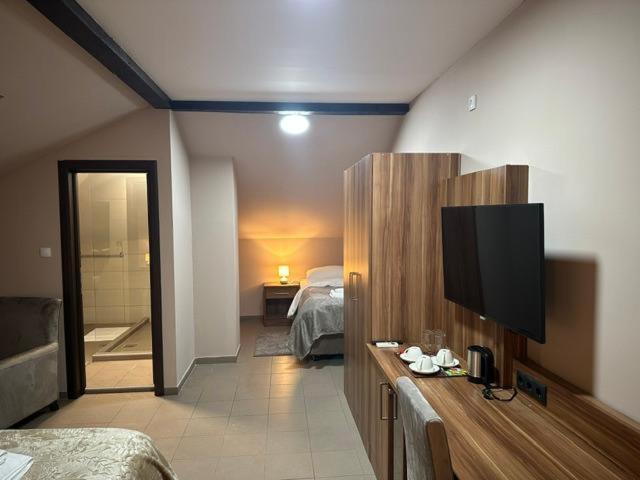 Jp Motel Mali Pariz Bor Esterno foto