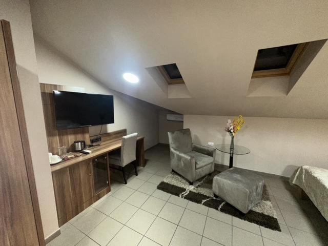 Jp Motel Mali Pariz Bor Esterno foto